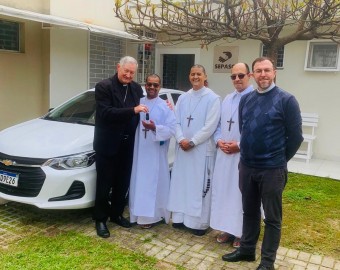 Diocese de Criciúma entrega veículo para projeto de ressocialização de egressos do sistema prisional
