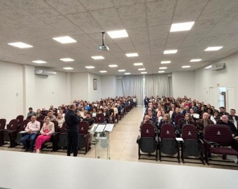 Encontro Diocesano reúne catequistas do Matrimônio em Araranguá