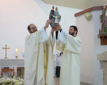 Imagem da Sagrada Família inicia peregrinação na comarca de Nova Veneza