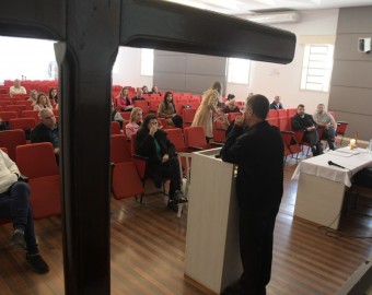 Curso da Pastoral Judiciária recebe padre da Diocese de Joinville
