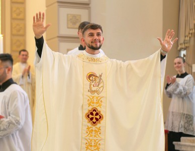 Diácono Douglas é ordenado padre em Içara