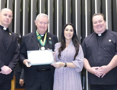 Dom Jacinto recebe honraria do Mérito Legislativo em Brasília