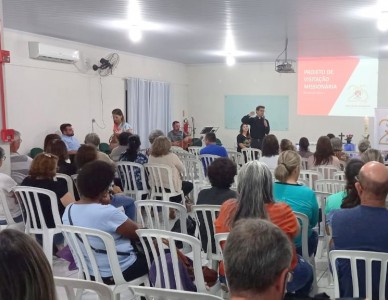 Santa Rosa do Sul acolhe paróquias da comarca para formação